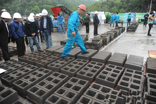 成都试点利用废弃建筑垃圾造“新城”