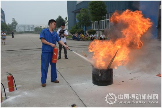 湖北鑫鹰环保科技股份有限公司开展安全消防培训